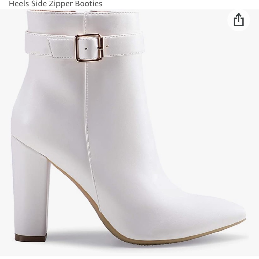 White boots IDIFU size 8 never worn